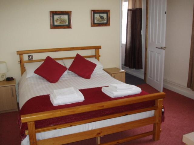 The Leaking Well Bed & Breakfast Dunhampton Room photo