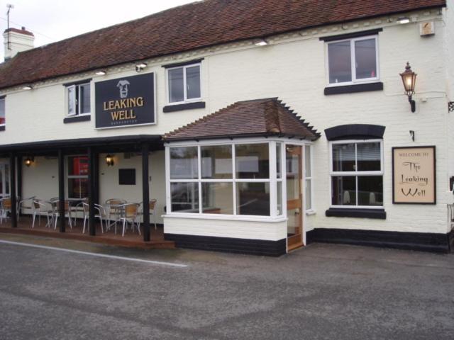 The Leaking Well Bed & Breakfast Dunhampton Exterior photo
